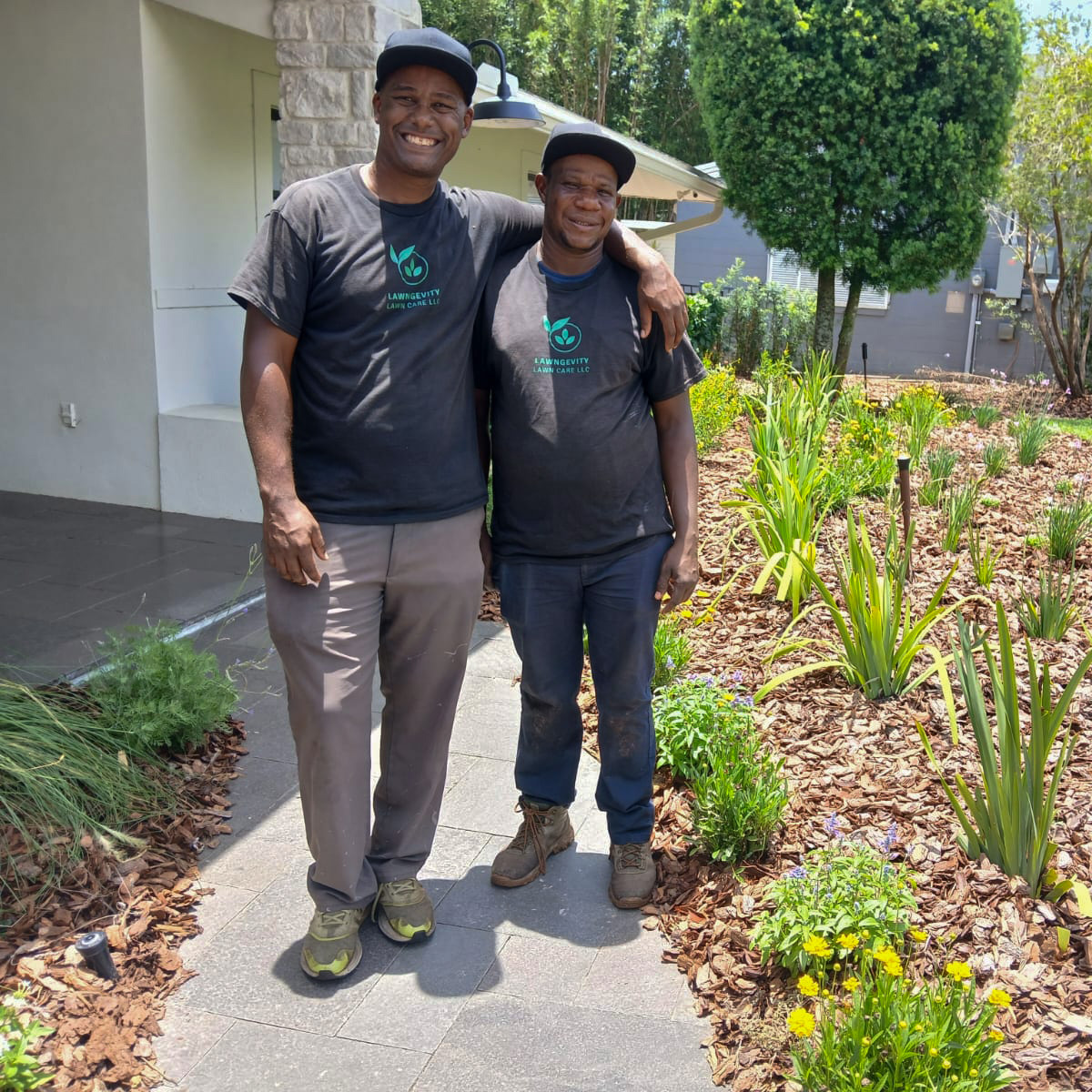 Top Rated Landscaping Experts in Orlando FL {{brizy_dc_image_alt imageSrc=